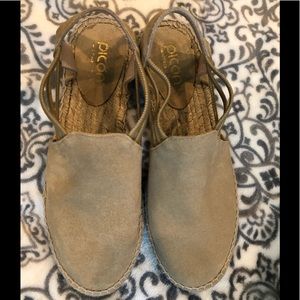 Adorable Picon espadrilles.
